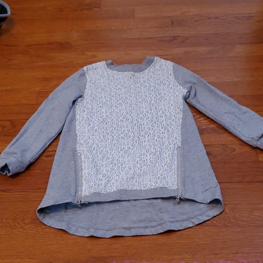 Girl U sweater with lace  Size 6. Good condition